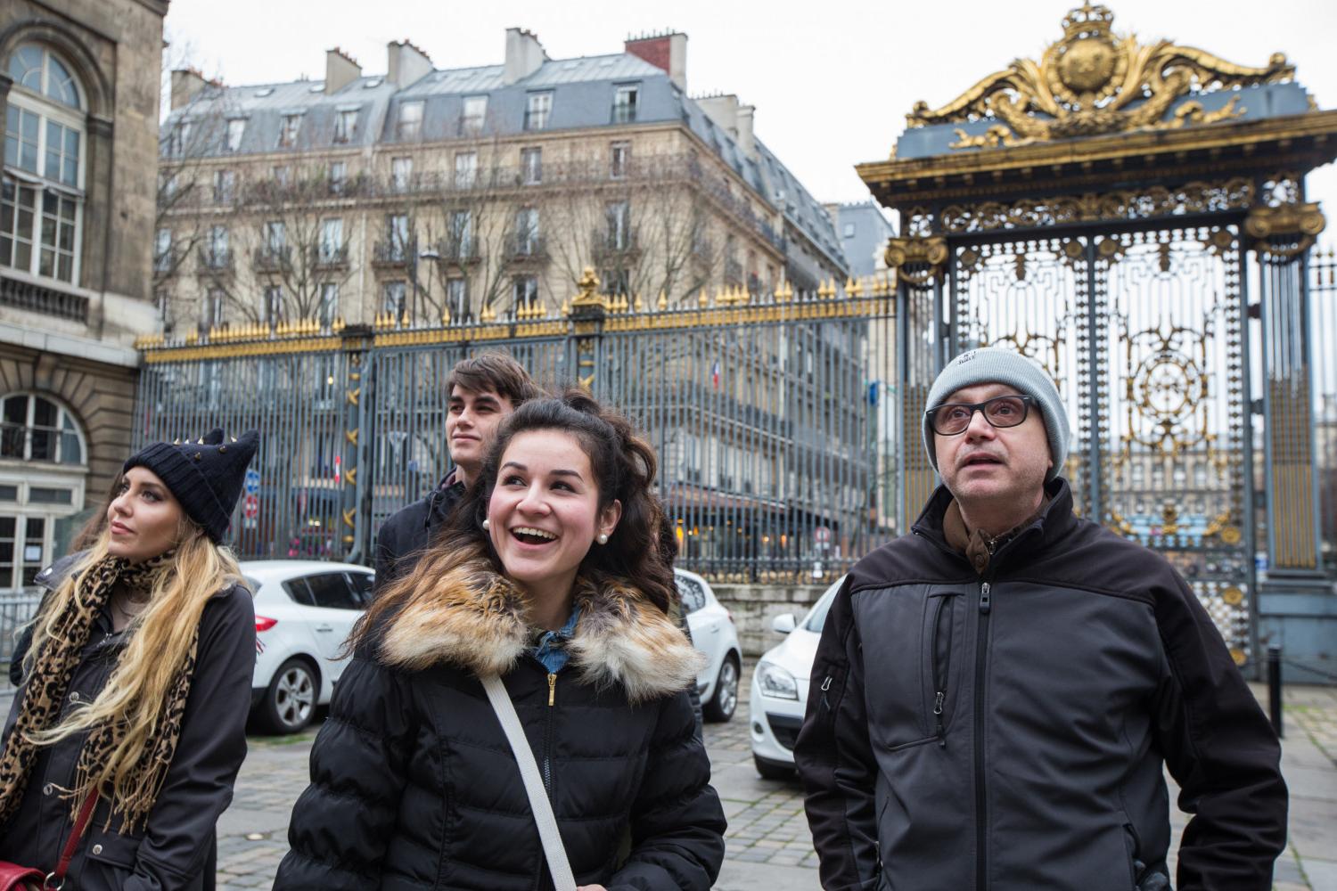 <a href='http://odzo.ngskmc-eis.net'>全球十大赌钱排行app</a>学院法语教授Pascal Rollet带领学生们到巴黎游学.